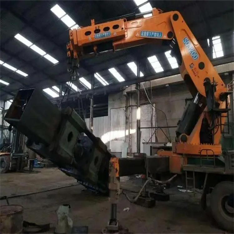 彭山130吨折臂吊车出租吊机租赁附近电话