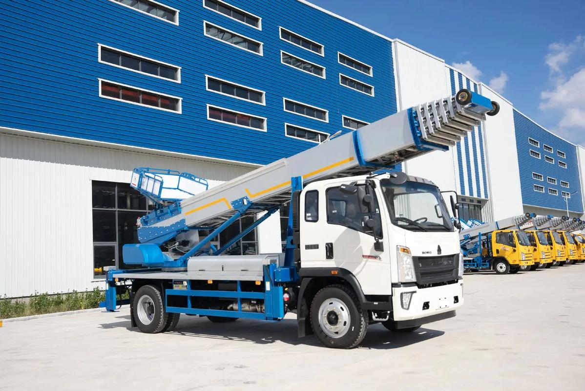 彭山出租云梯车高空作业车 建筑垃圾搬运